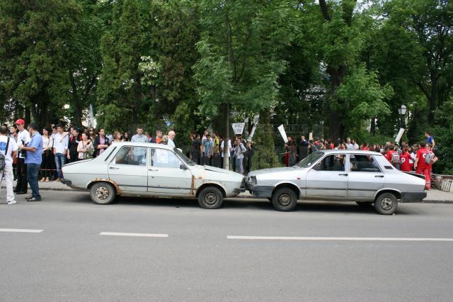 cele două Dacii utilizate în simulare