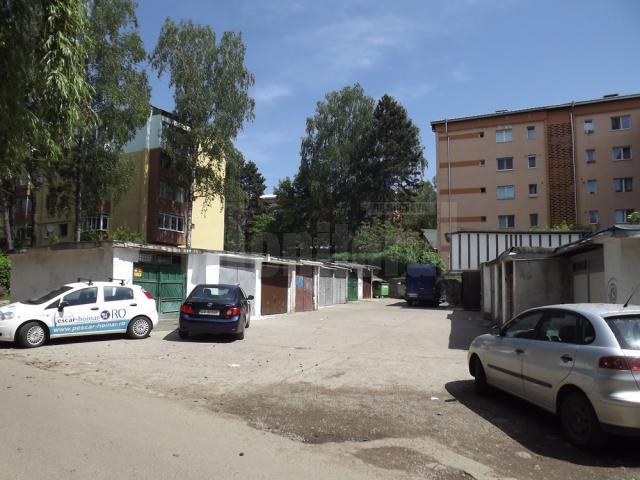 Terenul retrocedat pe strada Leca Morariu are pe el construite 11 garaje, cu care nu se ştie ce se va întâmpla