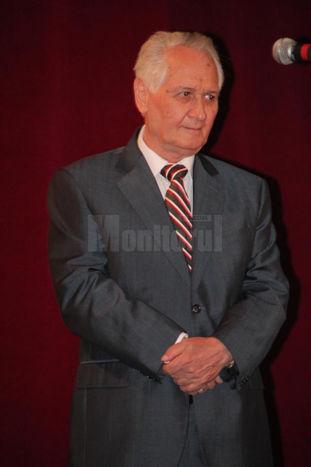 preşedintele juriului prof. dr. Viorel Munteanu, de la Universitatea de Muzică din Iaşi