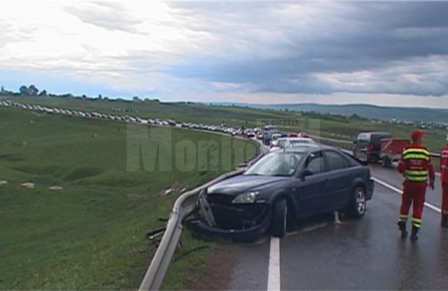 Şapte răniţi într-un accident pe DN 17, la Ilişeşti