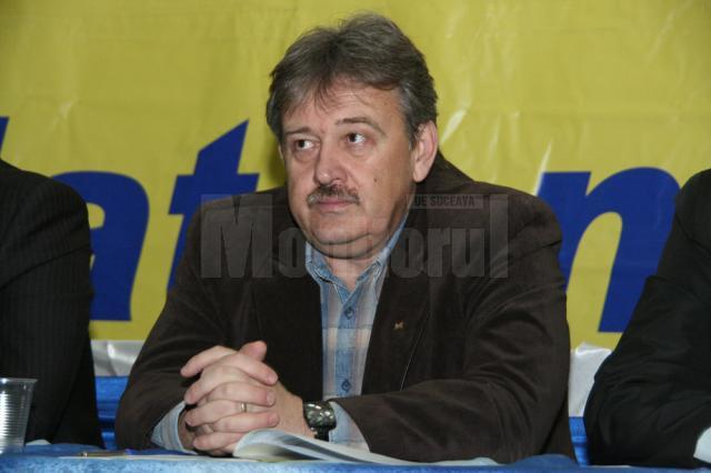 Primarul oraşului Gura Humorului, Marius Ursaciuc, şi-a anunţat sâmbătă candidatura la preşedinţia Organizaţiei Judeţene Suceava a PNL