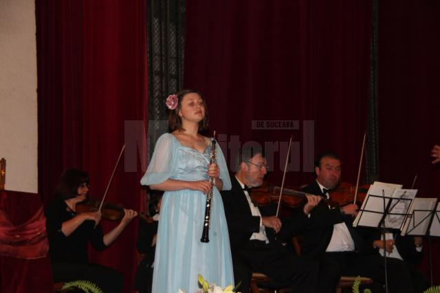 Orchestra Simfonică a Filarmonicii „Mihail Jora” din Bacău alături de Loredana Hreceniuc