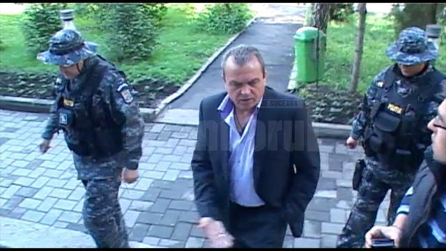 Vasile Florea a fost pus sub acuzare pentru evaziune fiscală şi aderare la grup infracţional organizat, fiind acuzat de afaceri cu facturi fictive în valoare de 4,6 miliarde de lei vechi