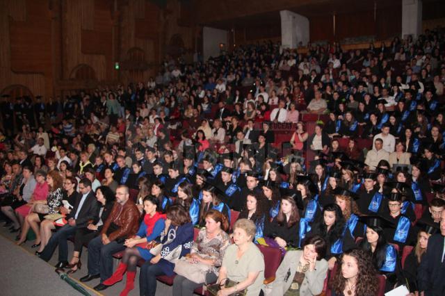 Curs festiv găzduit de Casa de Cultură pentru promoţia 2013 a Colegiului Naţional „Petru Rareş”