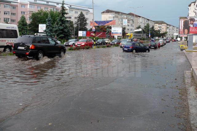 Strada 2 Grăniceri din Fălticeni, la 20 de minute după oprirea ploii