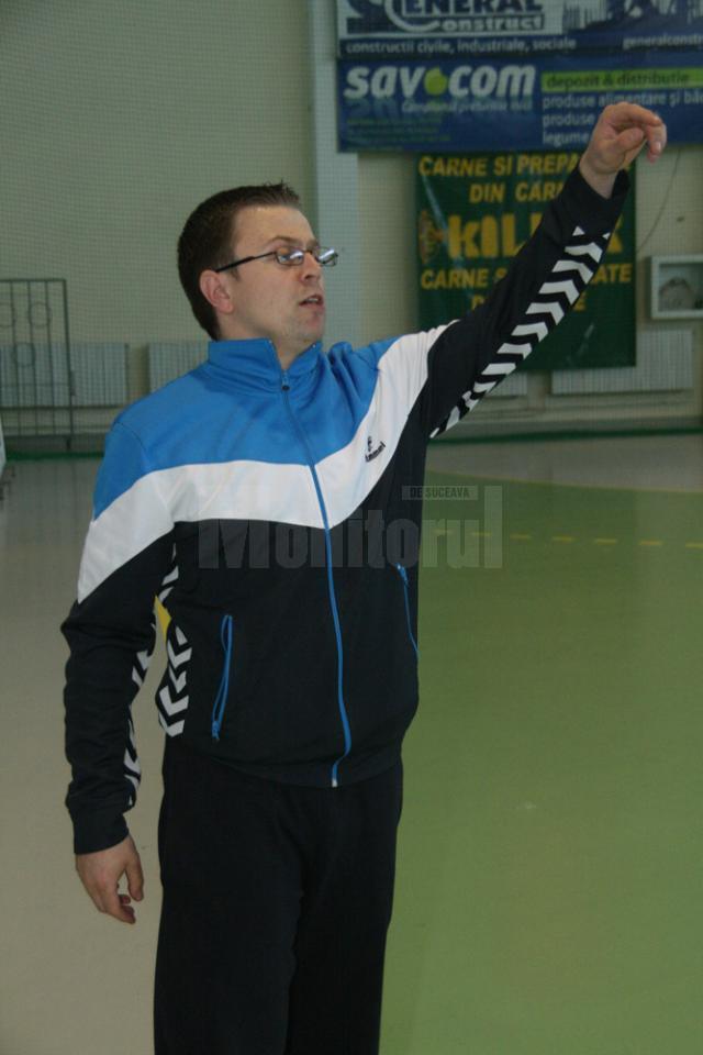 Răzvan Bernicu are încredere că elevii săi vor face o figură frumoasă în grupele principale
