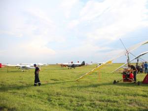 Aerodromul din Salcea, „invadat” de avioane străine