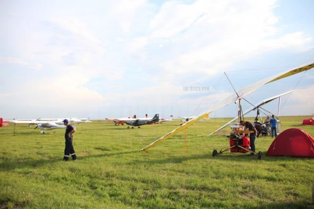 Aerodromul din Salcea, „invadat” de avioane străine