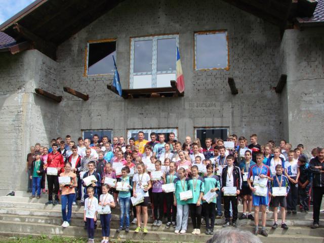 Zilele Sportului Școlar au adunat la Putna peste 1.200 de elevi