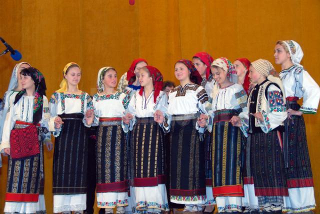 Elevi de la Palatul Copiilor, premiaţi la competiţii de dans, folclor şi creație literară