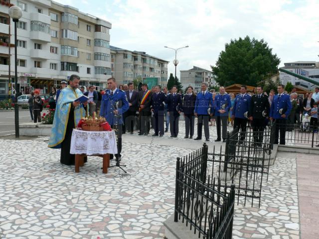 Ceremonial religios, militar şi depuneri de coroane, la Fălticeni