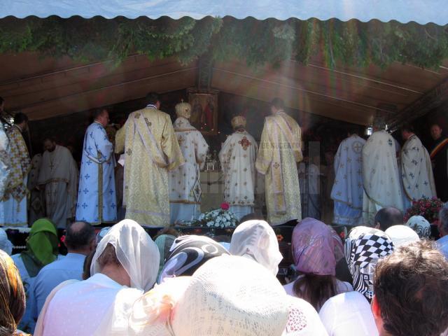 Sfinţirea Bisericii „Sf. Petru şi Pavel” din Sf. Ilie Nou