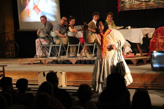 Spectacolul Occident Express, susţinut de actori ai Teatrului Naţional „Marin Sorescu” din Craiova