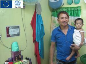 Roldante, din Filipine, şi-a deschis din sprijinul de reintegrare un salon de coafură
