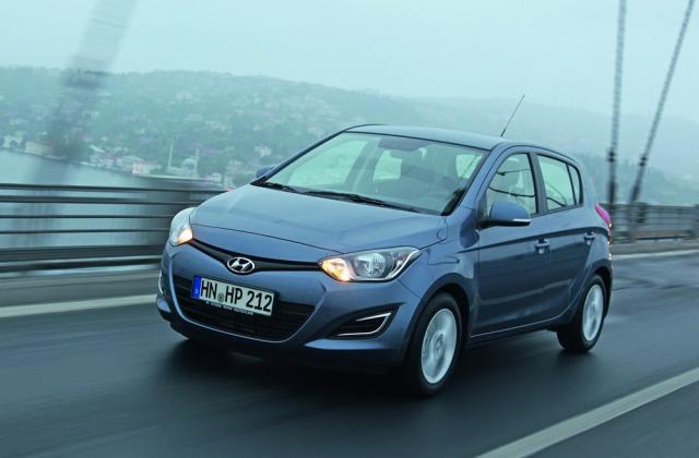 Hyundai i20 este mai modern și mai economic