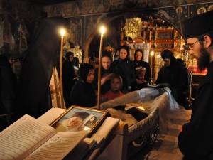 Mănăstirea Petru Vodă este locul spre care mii de credincioşi din toată ţara se îndreaptă în aceste zile