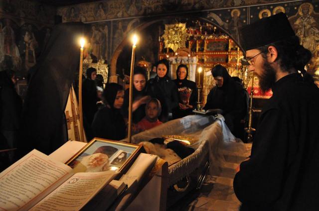 Mănăstirea Petru Vodă este locul spre care mii de credincioşi din toată ţara se îndreaptă în aceste zile