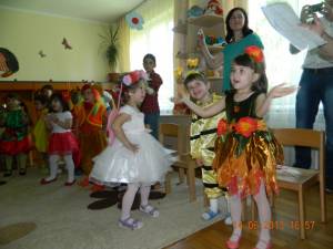 „Carnavalul din grădină”, cu cei mai mici preşcolari de la Grădiniţa „Albinuţa”