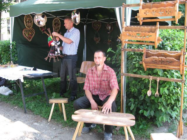 Târgul meşterilor populari urmăreşte să promoveze arta şi tradiţia populară din Bucovina