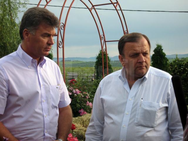 Gheorghe Ștefan, coordonatorul la nivel național al Comisiei de Agricultură, şi președintele PDL Suceava a, senatorul Gheorghe Fluture
