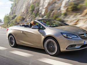 Opel Cascada este disponibil în România de la 22.820 euro