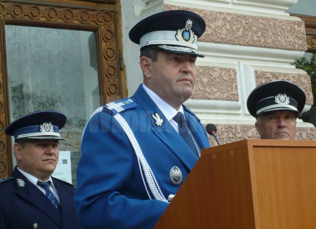 Ceremonia de absolvire a promoţiei 2013 de la Şcoala de Subofiţeri Jandarmi Fălticeni, Inspectorul General al Jandarmeriei