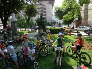 19 copii au participat la o acţiune intitulată simbolic „Bike for Maria”