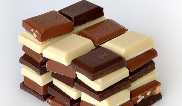 Ciocolata şi băuturile carbogazoase ar putea fi folosite ca detectori ai cancerului