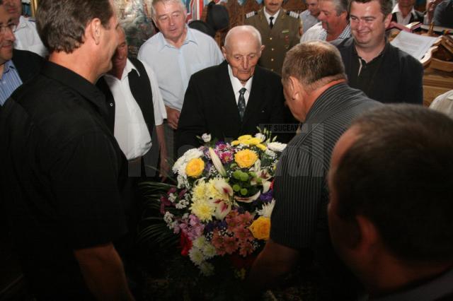 Veteran de război din Mihoveni, sărbătorit la un secol de viaţă