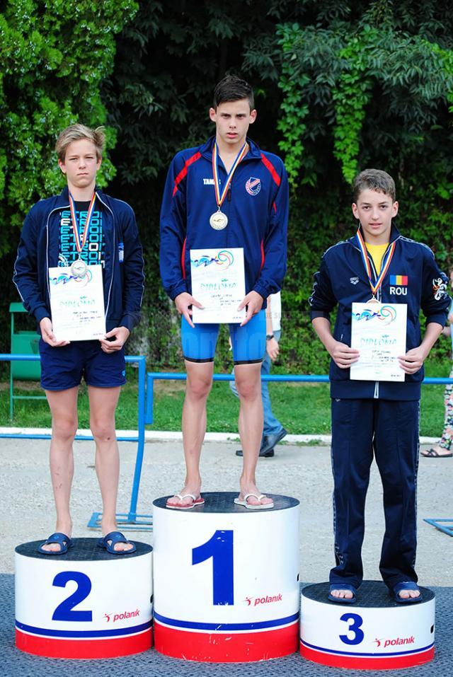 Înotătorii de la CSȘ 3 au doborât la naționale 13 recorduri ale Sucevei