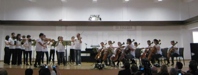 Concertul susţinut de cei 22 de elevi instrumentişti din toată ţara