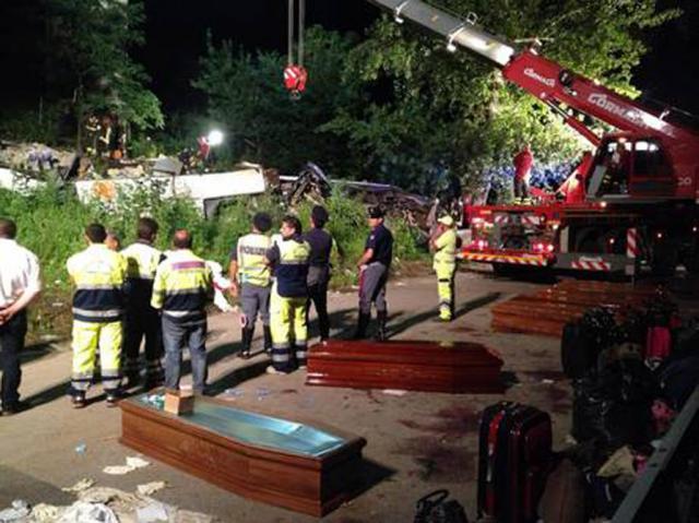 Cel puţin 39 de morţi într-un accident rutier produs în Italia