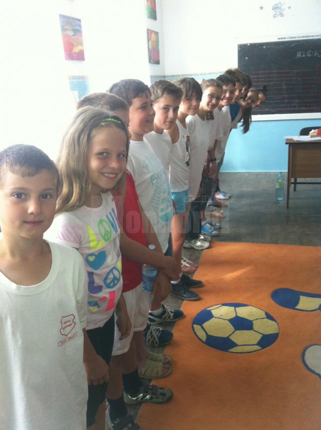 Elevi din Ipotești au avut un program atractiv şi interesant în cadrul Şcolii de vară „Surprizele vacanţei”