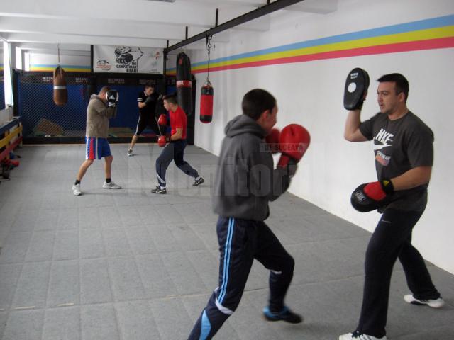 După antrenamente intense la sala din Suceava este timpul ca boxerii suceveni să culeagă şi ceva rezultate
