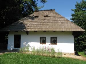 La Muzeul Satului Bucovinean, au intrat în circuitul de vizitare două noi obiective: casele Rădăşeni şi Volovăţ