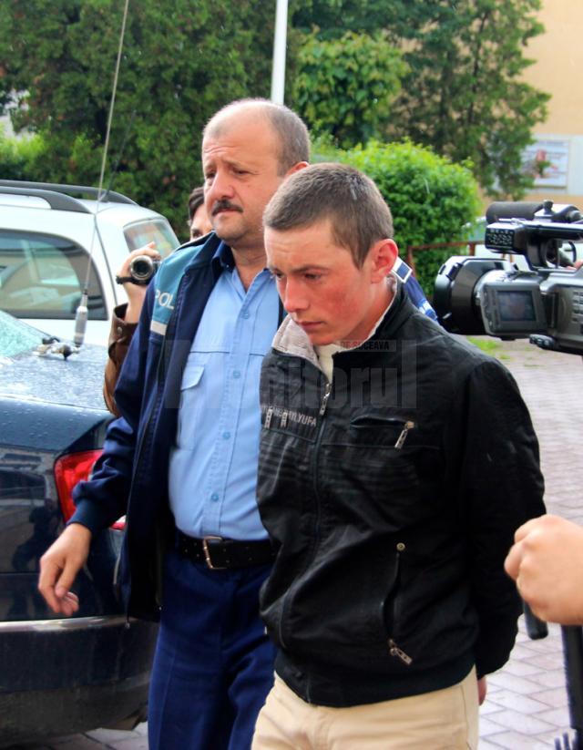 Dănuţ Vasile Berejanţchi a fost scos din celula în care a fost închis şi dus în locul în care a siluit-o şi ucis-o pe fata în vârstă de 14 ani