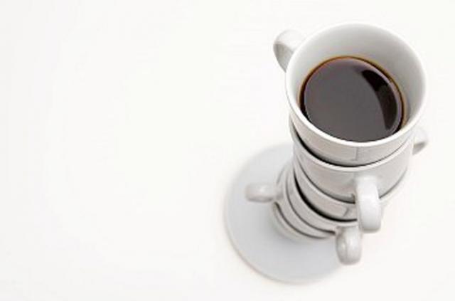 Consumul a mai mult de patru ceşti de cafea pe zi creşte riscul de deces prematur cu 56%