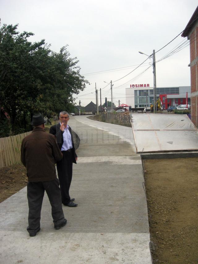 Drumul care este betonat din fondurile proprii ale Primăriei Marginea