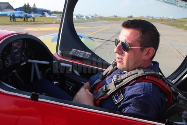 George Rotaru, unul dintre  piloţii din clubul de acrobaţie al Aeroclubului României