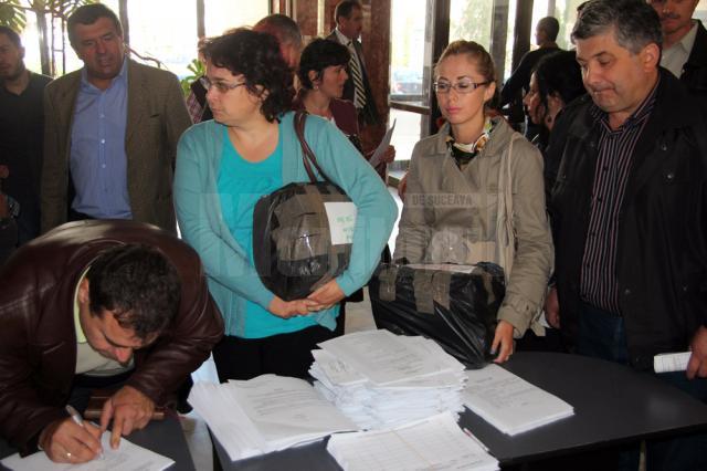 Coletele cu buletinele de vot au fost distribuite preşedinţilor de comisii electorale din fiecare judeţ