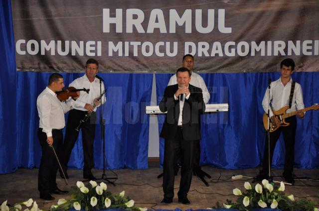 Spectacolul oferit de Aurel Tămaș și formația sa, sponsorizat de deputatul PDL de Suceava Ioan Balan