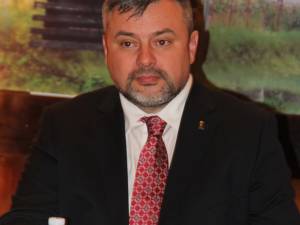 Deputatul Ioan Balan acuza USL că a tăiat finanţarea investiţiilor realizate de primari PDL