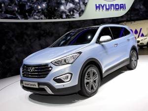 Hyundai introduce noul Grand Santa Fe