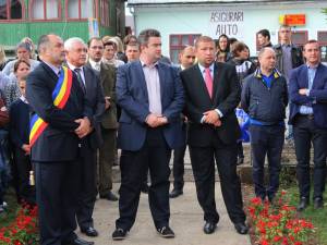 Preşedintele Consiliului Judeţean Suceava, Cătălin Nechifor, a participat luni la deschiderea anului şcolar de la Liceul Tehnologic „Ion Nistor” din oraşul Vicovu de Sus
