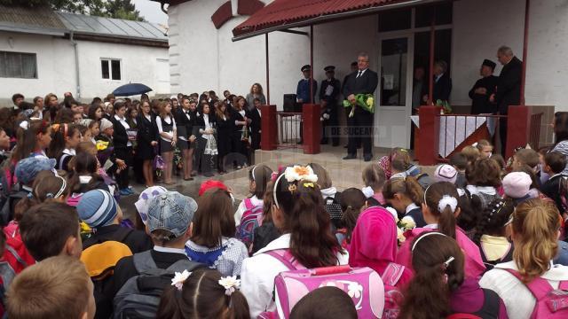 Primarul Sucevei, la festivitatea de deschidere a anului şcolar la Şcoala Nr. 6 din Burdujeni Sat
