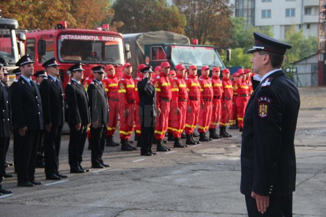 Colonelul Ion Burlui, inspectorul-şef al Inspectoratului General pentru Situaţii de Urgenţă, în faţa foştilor subalterni de la Suceava