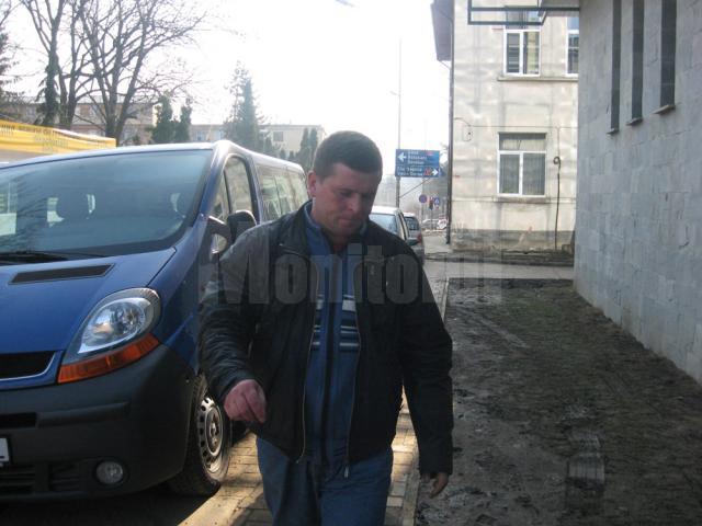 Nicolae Ciuvercă (40 de ani), din comuna Vatra Moldoviţei, a fost condamnat la doi ani de închisoare