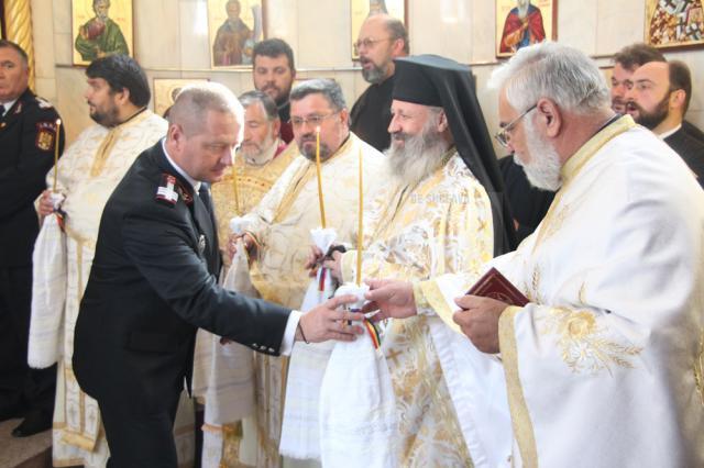 Sfinţirea Bisericii militare din Suceava, în prezenţa a sute de credincioşi