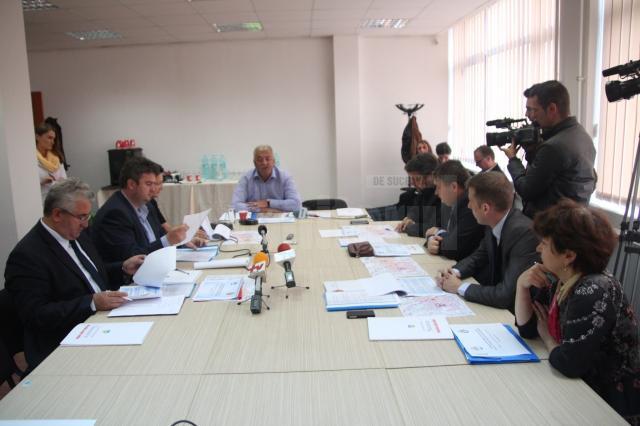 Întâlnirea dintre autorităţile din cele două judeţe a avut loc la Centrul Economic Bucovina