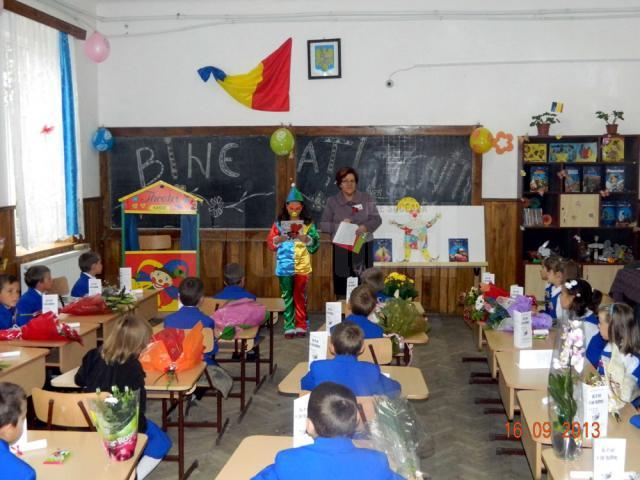 Cele 21 de buburuze de la Școala Gimnazială Bosanci au fost întâmpinate de clovnul Bobo